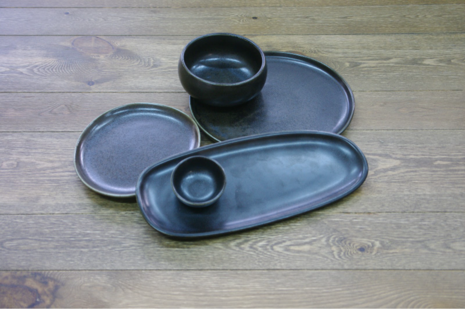 Assiette grés noir ovale 15 x 34 cm
