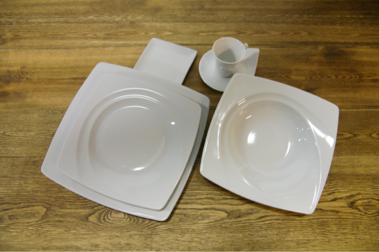 Assiette Carrée Goutte 23 cm