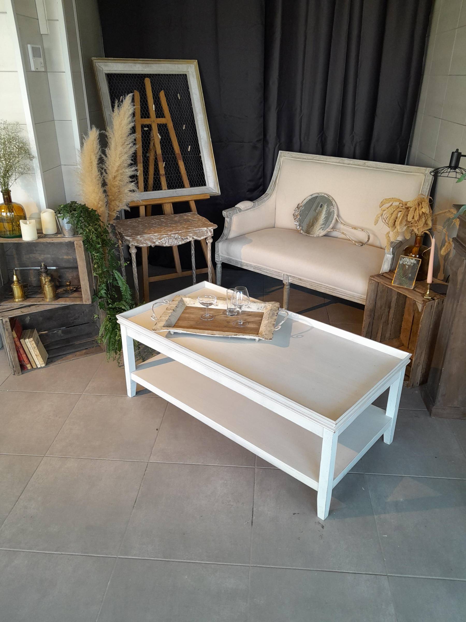 Table basse blanche