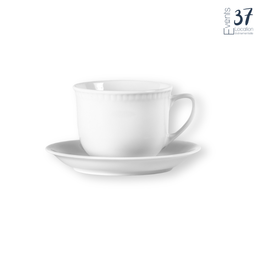 Tasse à chocolat avec soucoupe